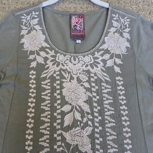 Johnny Was Letty Olive Embroidered Women's Tee Tunic Blouse Boho Design Small